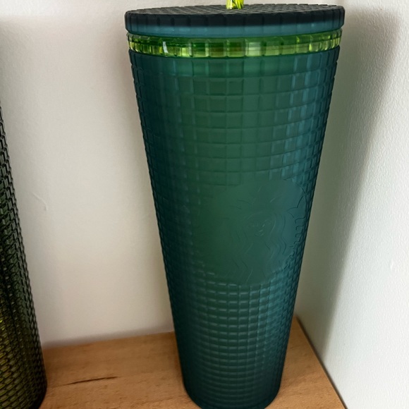 Starbucks grid cups - Picture 3 of 3